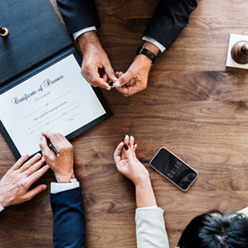 Divorcios con alimentos para Cónyuge divorciado